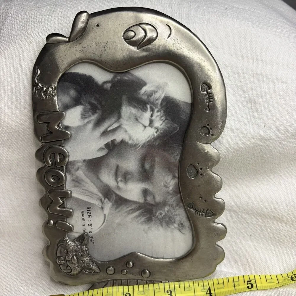 Vintage Cat Pet 3.5x5 Photo Frame Metal Pewter MEOW! Cat Mouse Fishbones Paws